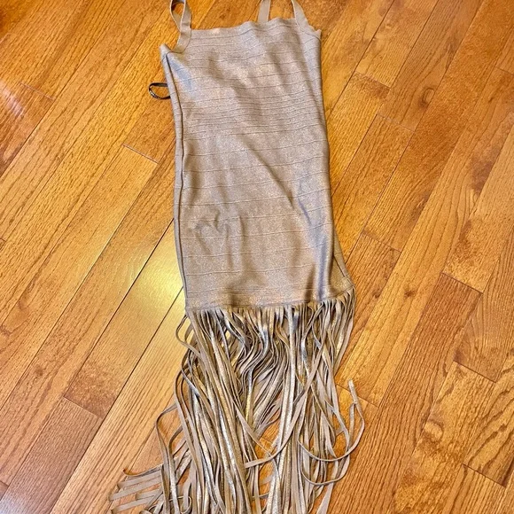 GUESS by marciano Gold Muse Bandage Gown size Xs - Picture 4 of 10